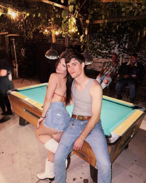 Jordan Doww Instagram - summer started off as such a bust but is ending on such a high note. ya feel??