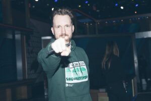 Jordan Klepper Instagram - Busy week. Best crew in the biz. 

Photos @pbsthephotographer