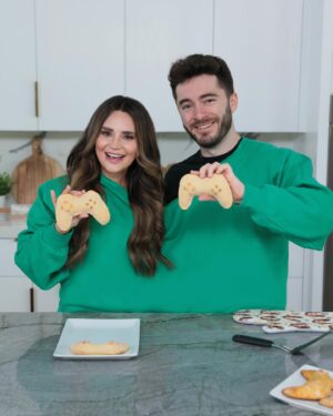 Jordan Maron Instagram - After a couple years I finally got to shoot a new video with @RosannaPansino! We baked
controller shaped pizza rolls, filled with cheese brought to you by @DairyGood, who is also sponsoring a contest to go along with the video. Go watch on the main CaptainSparklez channel, and submit your favorite dairy-stacked recipes that help you #BeatTheLag to have a chance at winning some awesome prizes! #ad #UndeniablyDairy

To share your recipe or snacks create an Instagram or Twitter video, or static image, showing off your ingredients and post it to Insta or Twitter along
with #BeatTheLagContest and @dairygood to enter! 

No Purch. Nec. Ends 5/29/21. 13 , US only. See full contest rules on usdairy.com/beat-the-lag