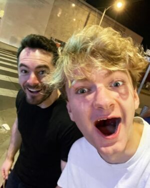 Jordan Maron Instagram - Couple months ago I ran into a young man while crossing the street and he asked me for a photo. He forgot his phone so we used mine. I forgot to post it until now. Really sorry about that, young man.
@tommyinnit