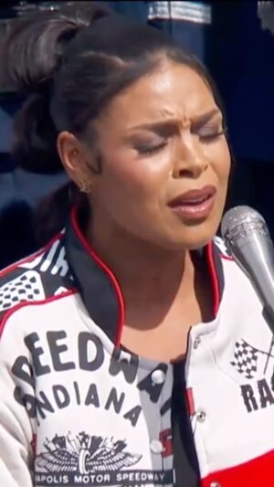 Jordin Sparks Instagram - Absolutely worth the wait. 😍

What a stunning rendition of the National Anthem by @jordinsparks 🇺🇸

#ThisIsMay | #INDYCAR