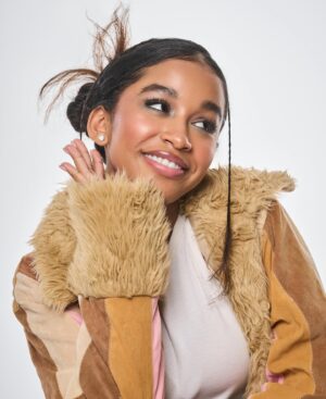 Jordyn Curet Instagram - "oh, snap!"
. 
.
.
.
📸: @mk.mcg @mkandalexander
💇🏽‍♀️ 💄: @tiffanykartistry 
.
.
#jordyncuret #y2kphotoshoot #modelshoot #modelshoots #youngactress #younghollywood #dbatalent #mayhementertainmentpr