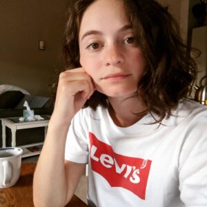 Jordyn DiNatale Instagram - Portland days. Have you watched Episode 9 of The Birch yet?!
.
.
.
#thebirch #facebookwatch #crypttv #monsters #episode9 #portland #levis #shorthair
