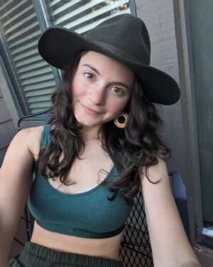 Jordyn DiNatale Instagram - Last days of summer ☀️

#summervibes #hatsfordays