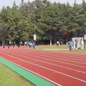 Jorge Arce Instagram - Buen día ☀️ mi raza, muy orgulloso de mis hijos, me salieron súper deportistas🏃‍♂️ Nazareth Gano en carreras🏃‍♂️🏃‍♂️ me siento el papá de Usain Bolt en Toluca, torneo de la amistad, realmente me sorprende que salió bueno para todos los deportes, en Boxeo🥊 ni se diga, pero ahí si la mamá no quiere, dice que ya sufrió mucho conmigo, ahora con su hijo nooo mas,☹️ Jorgito también gano🥇 en formas taekwondo 🥋