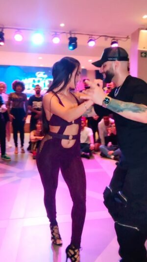 Jorge Burgos Instagram - Feliz martes familia! 
Y, si no, con una bachatita las penas son menos penas 🎶🥰

Aquí os dejo un pedacito con @ataca_official 
EL rey de la bachata! siempre hermoso colaborar contigo. ❤️😊

@bcnsensualfamily_official 
🎶 El reloj - Dj pecino, Román 
📍Barcelona - lloret de Mar 
👗 @my_strass 
👠 @gautiers_ds 

#bachata #festival #bachatasensual #kizomba #collab #havingfun #travelling #aroundtheworld #dancing #salsa #bcnsensualfamily