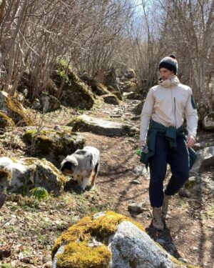 Jorge Fernández Instagram - Para mucha gente vienen cuatro días de vacaciones.
Aprovecharlos para estar activos, disfrutar de la naturaleza y no quedarse en modo sedentario, es una buena opción.

Seguro que la vuelta a la rutina, será mucho mejor y con más energía.

#movimiento

@salomon.spain 
@val_daran 
@baqueira_beret