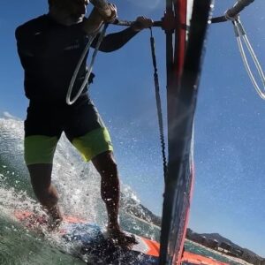 Jorge Fernández Instagram - Jorge, qué prefieres? Surfear o hacer windsurf?

“ Coger olas y surfear haciendo windsurf “ 

No siempre hay que elegir!!!!

@starboardwindsurfing 
@severnewindsurfing 
@sportlink.es 
@mysticboarding