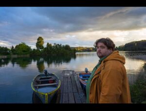Jorge Garcia Instagram - Hey FYI anybody checking out #NobodyKnowsImHere on @netflix, I’m hearing from friends that it’s playing a dubbed English version by default. Not sure who they hired to dub my stuff but if you want to catch it in the original language (and my voice) you’ll want to change your audio settings to Spanish with or without subtitles.