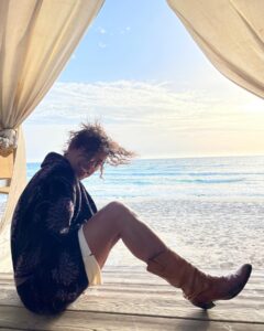 Jorge González Instagram - Almost summer,, Happy sunday🫶🏻 #life #summer#mare