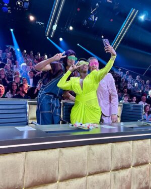 Jorge González Instagram - Can’t touch this! Jury-90s-Power 🪩❤️ 
#LetsDance #RTL #Tanzshow #LetsDanceBackstage #MotsiMabuse #JorgeGonzalez #JoachimLlambi