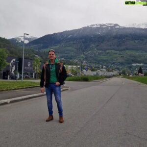 Jorge Guerreiro Instagram - Já cá ando 🇨🇭