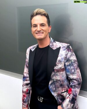Jorge Guerreiro Instagram - Hoje estamos no Domingão 🥳 @sicoficial 
Até às 20:00⏰️