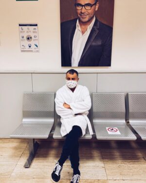 Jorge Javier Vázquez Instagram - Cuando en el trabajo te sientes como en casa