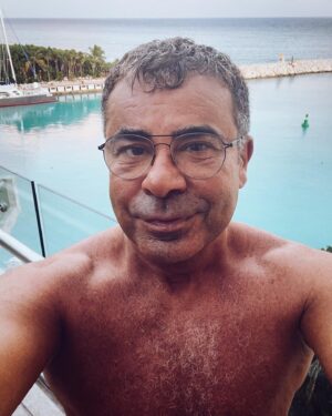 Jorge Javier Vázquez Instagram - Los domingos en la playa son como hacer del lunes otro sábado.