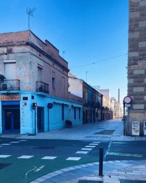 Jorge Javier Vázquez Instagram - Redescubrir tu ciudad paseando en Navidad. El centro de Badalona está espectacular. Menudo viaje nostálgico me acabo de pegar. Qué bonita está Badalona. Qué recuerdos. Roda el món i torna al Born. Gracias a todos los vecinos que me han saludado con tanto cariño.