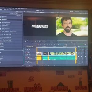 Jorge Luis Moreno Instagram - En el montaje de @sadfacefilm la segunda película de @jishmedia, producida por @cinestesiamedia y @alijunacrew