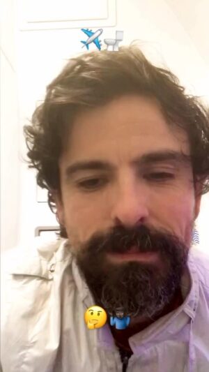 Jorge Luis Moreno Instagram - ✈️🚽🤔🤷🏿‍♂️