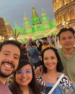 Jorge Ulloa Instagram - #TBT para recordar un poquito de nuestra pasada por Dubai nunca publicada y, sobretodo, para recordar a nuestros hermosos, increíbles, bellos y papuchos anfitriones que nos pasearon de lo lindo! ¡Gracias @cocovaldezarte @emicarbali les extraño!