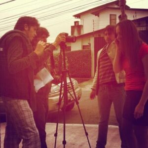 Jorge Ulloa Instagram - ¡¡¡HOY CUMPLIMOS 12 AÑOS DESDE QUE LANZAMOS EL PRIMER VIDEO DE ENCHUFETV!!!
El proyecto que nos hizo crecer a todos a la fuerza, que nos abrió tantas puertas, que mostró un pedacito de nuestro país al mundo y que ahora es un referente de los que vienen. Gracias a todos, gracias amigos, gracias @enchufetv