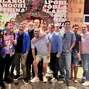 José Andrés Puerta Instagram - Some of us began cooking together 36 yrs ago…I am who I am because of the people in this photo. Amazing day together in @vegas @cosmopolitan_lv cooking and eating at @chinapoblano @jaleobyjose. I know I say Spaniards invented everything…and that includes some of the best chefs and restaurants in the world!! @qiqedacosta @jordirocasan @cellercanroca @joseppituroca #JoanRoca @mugaritz @andoniluisaduriz @disfrutarbcn @eduardxatruch @oriolcastroforns #MateuCasañas @theworlds50best @cosmopolitan_lv