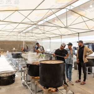José Andrés Puerta Instagram - WCK’s third Field Kitchen in Gaza cooked its first meals today. Named Damian’s Kitchen, after one of our 7 heroes killed by the IDF, this central Gaza kitchen will help scale our efforts as families continue to flee from Rafah in desperate search of safety.
#ChefsForGaza