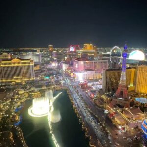 José Andrés Puerta Instagram - Amazing days in Las Vegas… @Vegas an unbelievable culinary destination 365 days a year with so many amazing chefs and restaurants, and this week especially my beloved Spanish Chefs visiting for @theworlds50best! Congratulations to @disfrutarbcn on #1, @qiqedacosta @elkano_jatetxea @asadoretxebarrioficial @diverxo! Big thank you to @cosmopolitan_lv for helping us celebrate last night together and with all time legends @alainducasse @cellercanroca @restaurantmirazur and so many friends!! 🎉 👨‍🍳 🥇