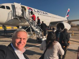José Antonio Kast Instagram - Saliendo hacia Concepción a encontrarnos con nuestro candidato a Gobernador y Alcaldes para las elecciones de Octubre !!
#LaFuerzaDeChile 🇨🇱