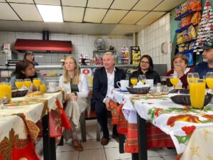 José Antonio Kast Instagram - Los Republicanos seguiremos trabajando para que las urgencias de los chilenos tengan solución.  Lo que nos mueve es la profunda convicción de trabajar por Chile.