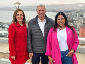 José Antonio Kast Instagram - Porque en Arica y Parinacota están cansados de vivir en la región más peligrosa de Chile, hoy presentamos a los candidatos Republicanos que van a Recuperar y Reconstruir una región más segura y en paz 🇨🇱 

Gracias  @dra.karlakepec  @stephanie_jeldrez_ortiz y @alexcastilloalcalde 

 #ARecuperarChile #Arica 📌