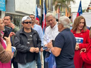 José Antonio Kast Instagram - Porque en Arica y Parinacota están cansados de vivir en la región más peligrosa de Chile, hoy presentamos a los candidatos Republicanos que van a Recuperar y Reconstruir una región más segura y en paz 🇨🇱 

Gracias  @dra.karlakepec  @stephanie_jeldrez_ortiz y @alexcastilloalcalde 

 #ARecuperarChile #Arica 📌