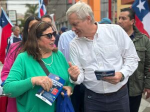 José Antonio Kast Instagram - Porque en Arica y Parinacota están cansados de vivir en la región más peligrosa de Chile, hoy presentamos a los candidatos Republicanos que van a Recuperar y Reconstruir una región más segura y en paz 🇨🇱 

Gracias  @dra.karlakepec  @stephanie_jeldrez_ortiz y @alexcastilloalcalde 

 #ARecuperarChile #Arica 📌