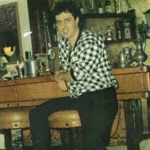 José Augusto Instagram - Aproveitando um #tbt pra ver se vocês adivinham de quando essa foto? 🤣

#joseaugusto