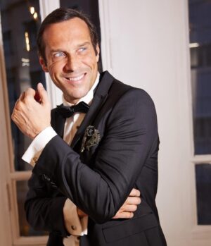 José Carlos Pereira Instagram - Party mode ⭐️ ⭐️⭐️⭐️⭐️
@tvioficial 
@giorodriguesofficial 
@blast_actors 
@brandfire.pt 
.
.
#tvi #tvi30anos #gala #smoking #actor #party #redcarpet