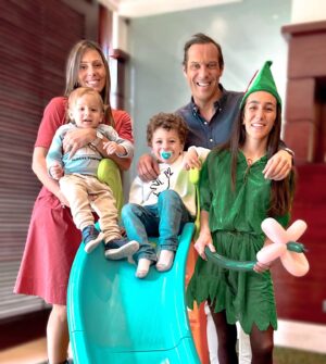 José Carlos Pereira Instagram - Hoje viemos experimentar o Brunch do @lisbonmarriott hotel e não podíamos estar mais felizes.
A variedade de escolha, a simpatia dos funcionários e o ambiente familiar que ali se vive fazem deste Brunch uma experiência a repetir… e com uma zona só para crianças para poderem brincar enquanto os pais se satisfazem neste buffet.
.
.
#marriottbonvoy #lisbonmarriotthotel #brunch #lazysunday #familytime #love