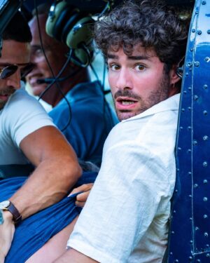 José Condessa Instagram - Tem sido difícil aceitar que acabou. Foi uma viagem singular, doce, pioneira e sem dúvida inesquecível. Fizemos parte de um momento importante na ficção nacional. Um momento de mudança em como construímos as nossas novelas, e isso é motivo de orgulho. 

Este grupo amou-se de início ao fim. Deixa saudades mas como temos dito: o que o Cacau une ninguém separa 🤍🍫 

Ps: não vai ser o último post, tenho muito para mostrar ainda…

@tvioficial @pluraloficialpt