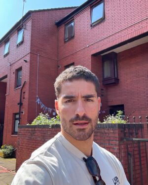 José Condessa Instagram - Um resumo bastante resumido do incrível que foram estes dois dias. Fez sol e calor em Manchester, arrepiei-me com o Eric Clapton, fez-se história na premier, fiquei sem voz de tanto festejarmos, festas memoráveis, houve boa comida e boas pessoas, tudo isto em menos de 48h. 

Agora preciso de férias destes dias 😎