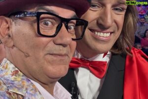 José Corbacho Instagram - Gracias por invitarme a jugar una noche más en ese patio de recreo tan maravilloso que es @tucaramesuena 

Primero, un beso a mi querido @angelllacer_oficial al que sustituí y que pronto va a estar dando guerra, o mejor dicho, dando amor. ♥️
Gracias a ese jurado maravilloso @carloslatre @chenoa y #Lolita por su cariño. ♥️♥️♥️
A @fuentes_manel y todo el equipazo técnico del programa. 
Y al pedazo casting de esta edición. @juanrabonet @_valros @soymiguellago @supremmedeluxe @raquelsanchezsilva @raoulvazquez @oficialconchita @davibusta @juliamedina BRAVO 👏🏽👏🏽👏🏽

FELIZ DE VOLVER A JUGAR CON VOSOTROS!
♥️♥️♥️
@atresmediacom 

Las fotos como siempre de @joseirun_fotografia 📷