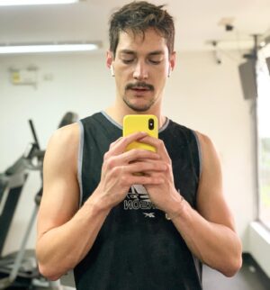 Jose Dammert Instagram - Se trata de darte el tiempo que mereces, de regalarte ese momento en que escuchas a tu cuerpo y a tu mente. Enfocarte, sanar, tomar fuerza, y seguir adelante. Que tengan un gran fin de semana. 
@reebokperu