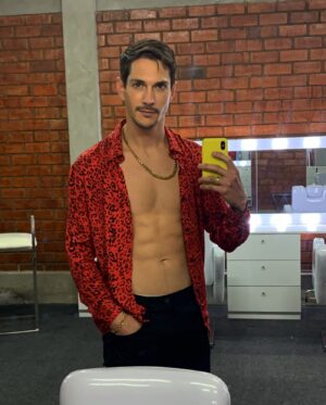 Jose Dammert Instagram - ¡Enfócate! Y todo lo logras. Tiempo, trabajo y paciencia
PD. Necesito otro case de celular creo, este roba mucho foco…