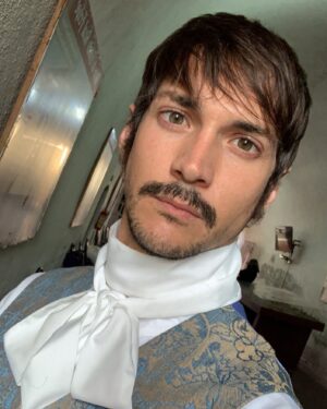 Jose Dammert Instagram - Cada personaje es un reto, un viaje, una salida de esta realidad. Contemos una historia más sobre nuestro Perú y su independencia. #LosOtrosLibertadores @latina.pe  #actor #bicentenario