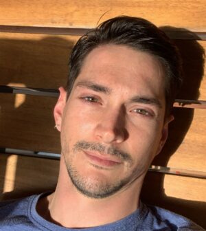 Jose Dammert Instagram - Recuerdo de hace unos días cuando la primavera nos engañó diciendo que ya llegaba... ☀️ #actor #primavera #limalagris