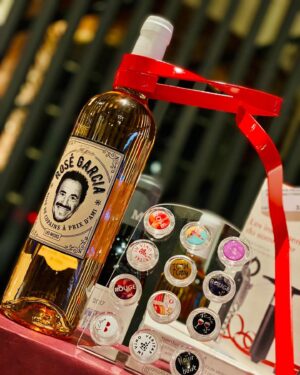 José Garcia Instagram - Retrouvez le Rosé Garcia dans les Caraïbes en vente chez @lechateau.martinique 🥳🎉☀️
#rosé#vin#joségarcia#roségarcia
#lechâteau#bonnesfêtes#nouvelan
#marriachi#noël#communication
#marketing#evenement#restauration
#découverte#cave#dégustation
#qualité#martinique#restaurantmartinique