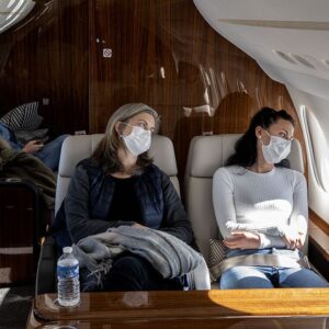 José Garcia Instagram - ⛑AIDE SOIGNANTS les demandes sanitaires et les offres de transport sont à envoyer sur : asfcovid.wingly.io @patrickpeloux nous sommes là pour vous Aviation sans frontière plus de 40 avions partout en France et 600 pilotes bénévoles pour vous aidez ..