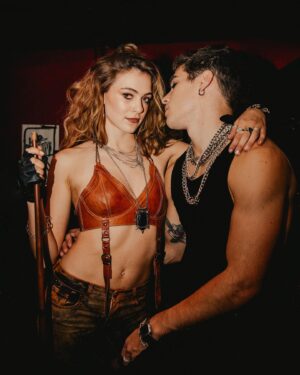 José Giménez-Zapiola Instagram - NO ME MIRES ASÍ 🖤
Este jueves 21hs en todas las plataformas digitales. Link pre-save en mi bio!

📸 @candeallende.ph