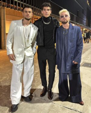 José Giménez-Zapiola Instagram - Que lindo compartir esta noche de los @premiosgardel junto a grandes amigos y colegas ♥️