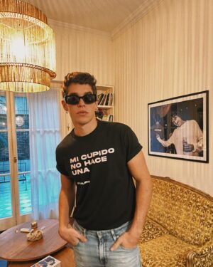 José Giménez-Zapiola Instagram - SORTEO FINALIZADO- 
PINTÓ SORTEO 💘
Voy a sortear DOS remeras con frases de mi último disco! 
Para participar dale like a esta publicación y etiqueta a que amig@ le regalarías una 🔥