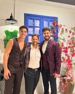 José Giménez-Zapiola Instagram - Ayer función de prensa de @mammamiaarg en Carlos Paz. Todo es una fiesta, gracias @rickypashkus por tu confianza y tu guía. Gracias @flor_de_p por ser la mejor Donna que podíamos tener, gracias por tu liderazgo, tu entrega y amor. 
Párrafo aparte para vos mi amor @malenaratner . Verte brillar arriba del escenario y poder compartir juntos me hace muy feliz. Que la vida y los escenarios nos unan siempre. 
Gracias a todo el equipo y compañeros maravillosos que hace posible esto, @soymatiasibarra @vero_pecollo @alerobotti @marcekot @pardoproduccionesok @majovcp11 @matiasheich !!
 
🤵🏻‍♂️ @divotrajes