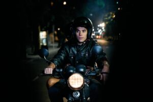 José Giménez-Zapiola Instagram - Les comparto algunas imágenes del rodaje del video clip de “Por encima del nivel”
Gracias @lospalmerasoficial y @chachoramosoficial por hacerme parte de este gran video! 💥