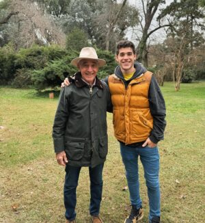 José Giménez-Zapiola Instagram - Feliz día del padre a todos los que son papás, pero en especial feliz día al más grande! 11 pibes, quien pudiera! Te quiero mucho ❤️

Y feliz día para mi, gracias Make 🐶💕